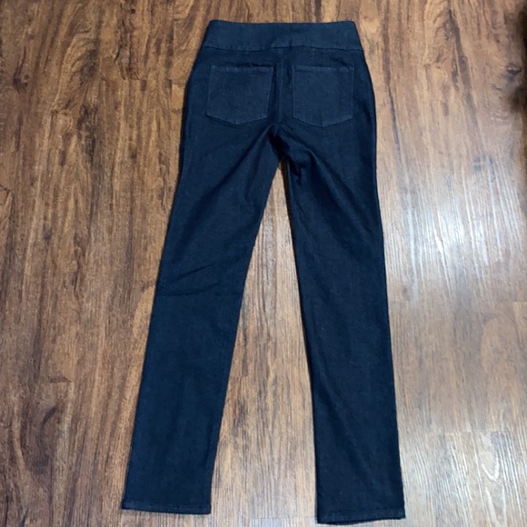 White House Black Market Slim Dark Wash Pull on Jeans - Picture 5 of 13